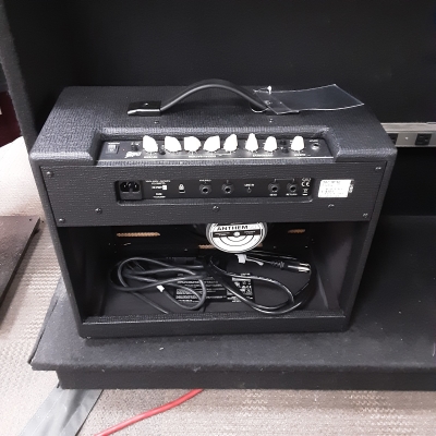 Store Special Product - Debut 50R Combo Amp with Reverb - Black/Biscuit